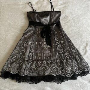 Morgan & Co Sleeveless Silver Black Tulle Party Dress Size 9/10 Glitter